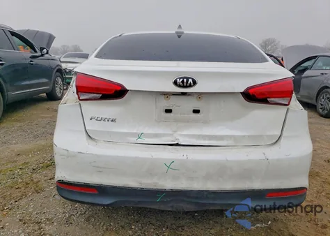 2018 Kia Forte Lx из США, поврежденный, VIN 3KPFL4A75JE230646